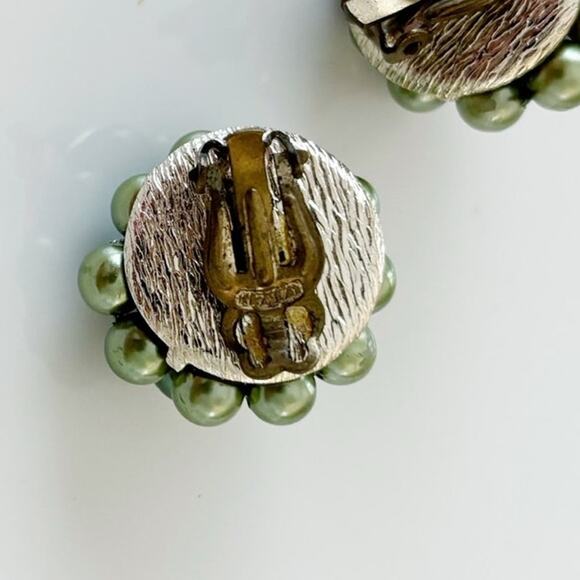 Vintage Cluster Beaded Clip On Earrings Japan Green - Picture 6 of 10